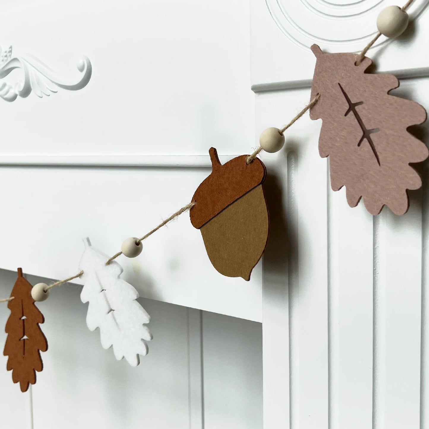 1pc Fall Garland Acorns and Oak Leaves, Neutral Autumn Banner, Felt Leaves and Wood Beads, Thanksgiving Home Decor